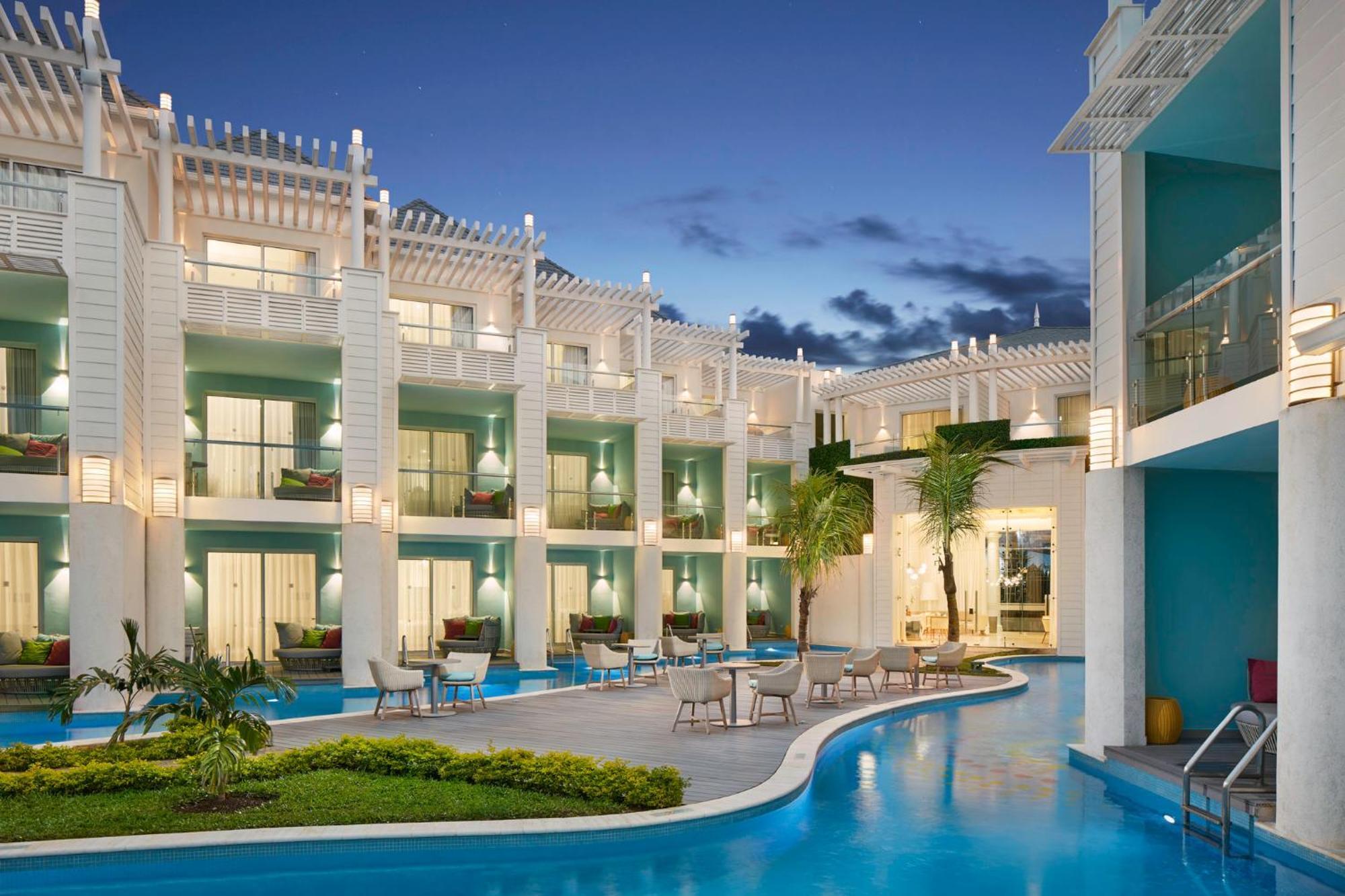 อะซุล บีช รีสอร์ต เนกริล กูร์เมต์ ออลอินคลูซีฟ บาย การิสมา Hotel ภายนอก รูปภาพ